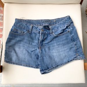 Faded Glory size 6, mid rise. 2 pairs